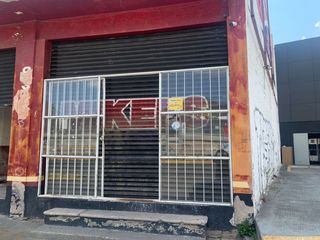 Se Renta Local Comercial en el crucero de la salida a Tres Marias justo al lado de Mazda
