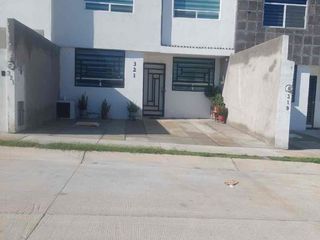 CASA en venta con recámara en planta baja