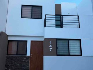 Casa en renta nueva y amueblada