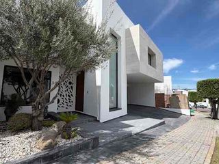 Residencia en Venta Lomas de Angelópolis Parque Cairo
