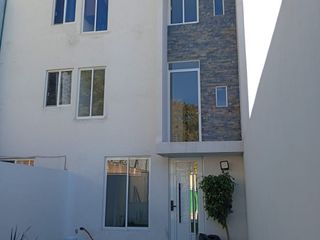 CASA NUEVA EN RENTA EN XILOTZINGO, A 10 MIN DE CU