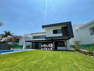 ¡Bienvenido a tu nuevo refugio de lujo en Lomas de Cocoyoc! 🏡✨