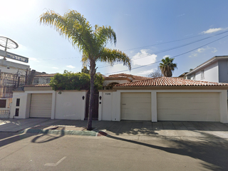 Casa de recuperación bancaria a la venta en Zona Centro, Tijuana, Baja California.
