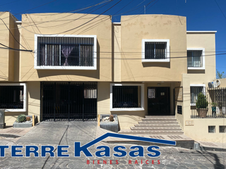 Edificio de Departamentos en Venta, En Colonia Lomas de la Soledad