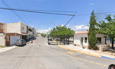 Casa ubicada en colonia Cumbres Universidad II etapa, Chihuahua con 3 recamaras y 162m2. Entre Bahía San Quintín y Av. Nuevo Milenio.
