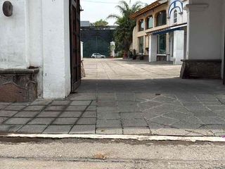Para negocio con 2 frentes o para extranjeros