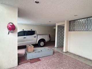Oportunidad! En Col Educación, Casa c/terraza + Depto de 2 pisos y 2 recs