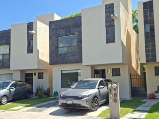 Renta casa  Corregidora Queretaro Sonterra amplitud muy arbolado