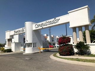 Casa en Venta Remate en Fuentes del Conquistador Fraccionamiento Fuentes de La Laja, Gto.