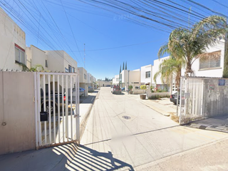 ¡No compras metros, compras tranquilidad financiera! Venta de linda casa en recuperación bancaria, Las Hadas, 20140 Aguascalientes, Ags.