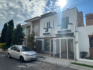 Casa en Venta Fracc. Los Pinos - Tonalá