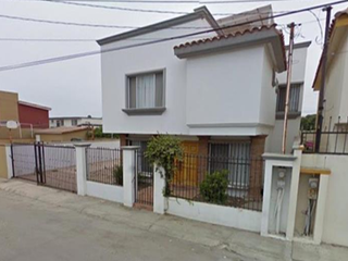 VENTA DE HERMOSA  CASA AMPLIA CERCA DEL MAR EN  ROSARITO CON ALTA PLUSVALIA