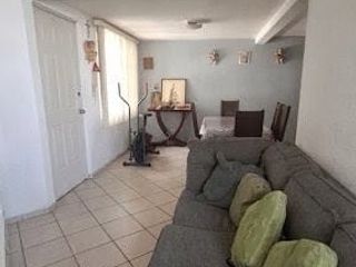 Lindo Departamento, muy bien ubicado.
