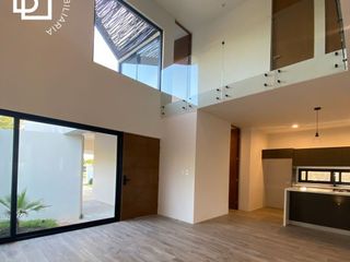 Casa en renta en exclusiva privada con amenidades premium al norte de Mérida