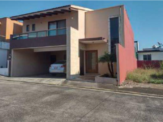 EXCELENTE OPORTUNIDAD DE INVERSIÓN: CASA ADJUDICADA EN FRACC VIRGINIA EN CÓRDOBA VERACRUZ