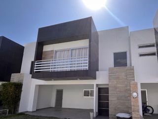 Casa en RENTA amueblada en Real Campestre, clúster 10