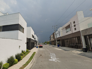 EXCELENTE CASA EN REMATE EN COLINAS DE LAS CUMBRES, MONTERREY, N.L.