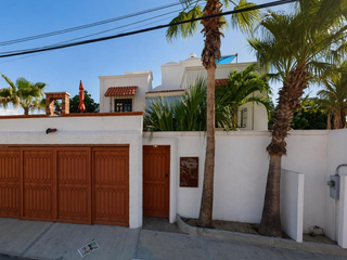 CASA EN LOS CABOS CUENTA CON TODOS LOS SERVICIOS Y AMENIDADES.