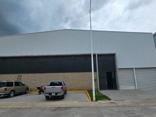BODEGA EN RENTA- 1588m²