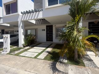 SE RENTA CASA EN  RESIDENCIAL FRONTEMARE