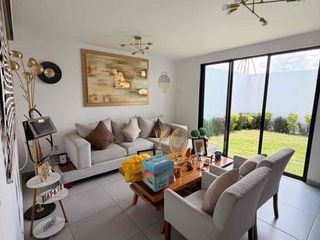 Venta de Casa dentro de privada