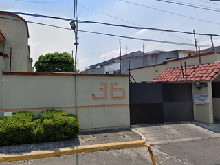 CASA EN REMATE EN MIGUELMHIDALGO 1RA SECC EN TLALPAN, CONECTA CON AV INSURGENTES SUR