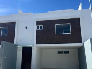 Casa en Renta | Jardín Privado, Cocina Equipada y Seguridad 24 Horas