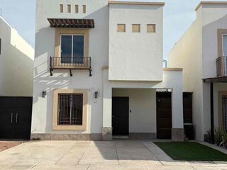 CASA EN RENTA EN PROVINCIAS RESIDENCIAL