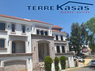 Casa Residencial en Venta en Guadalupe, en Privada Bernárdez