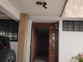 Casa en renta en la Colonia La Paz en conjunto cerrado