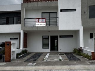 Estrena Casa en VENTA en Capital Sur | 3 Recámaras + Estudio | Calidad que se Nota