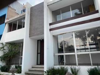 Casa en Renta, Colina del sur.