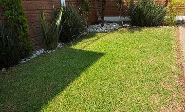 VENTA DE CASA EN GRAN JARDIN EN PRIVADA