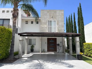 CASA EN VENTA RESIDENCIAL LAS PLAZAS