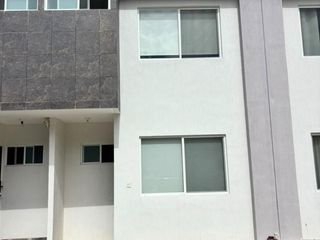 Casa en Renta en Jardines 6, Modelo Flamboyán – 3 Recámaras y Amenidades