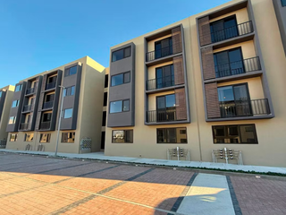 DEPARTAMENTO EN RENTA EN VILLAS LA JOYA EN PLANTA BAJA CON TERRENO EXCEDENTE