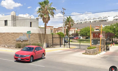 Casa ubicada en Fraccionamiento Provincia de Altagracia Chihuahua. Con 3 recamaras y 139m2. Muy Cerca Del Estadio olímpico Universitario.