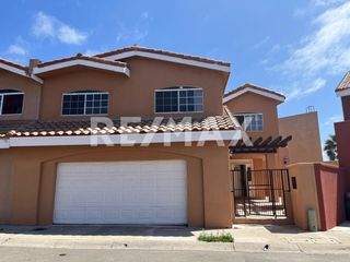 Casa en venta en La Perla Residencial, Playas de Tijuana