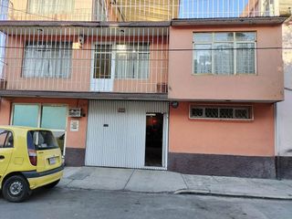 AMPLIA CASA EN RENTA