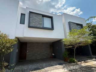 Renta Casa en Puerta Laurel Norte, Nuevo México