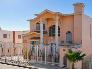 VENTA DE CASA EN LA COLONIA VALLE DORADO EN ENSENADA EN BAJA CALIFORNIA