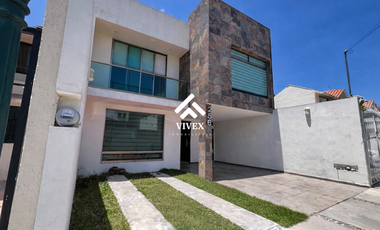 VENTA DE CASA EN ARBOLEDAS DE SAN JAVIER