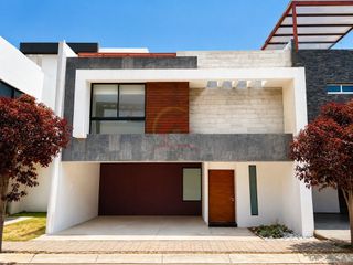 Casa en Venta en Lomas de Angelópolis II | 3 Recámaras | Jardín | Roof Garden | $4,850,000