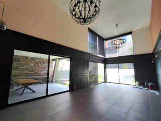 Casa amplia y moderna en renta Cumbres del Lago 3 recámaras con baño terrazas jardín alberca