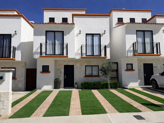 Preciosa Casa Amueblada en Renta en Viñedos del Mar
