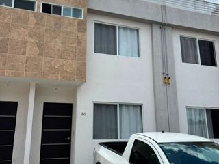 Casa Semi Amueblada en Renta en Jardines 6 | Modelo Ceiba | 3 Recámaras con Roof Garden