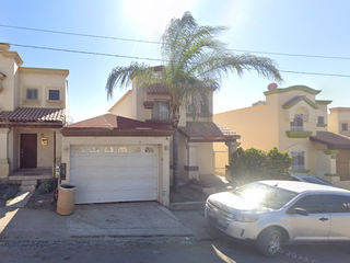CASA DE DOS NIVELES CON 3 RECÁMARAS, ENSENADA, BAJA CALIFORNIA NORTE.