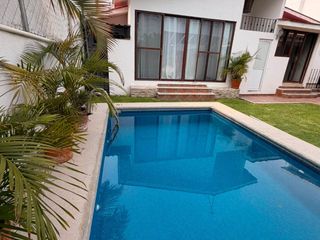 CASA CON ALBERCA EN LOMAS DE COCOYOC