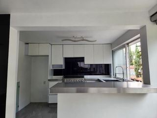 CASA BOUTIQUE, DISEÑO ÚNICO, JARDINES DEL AJUSCO EN 1.5 NIVELES.