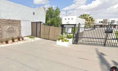Casa ubicada en colonia Parcelas Ejido Jesús Chihua. Con 3 recamaras y 156m2. A unos minutos de Plaza Sendero.